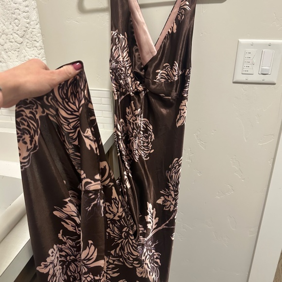 Nightgown & Matching Robe - Picture 3 of 8